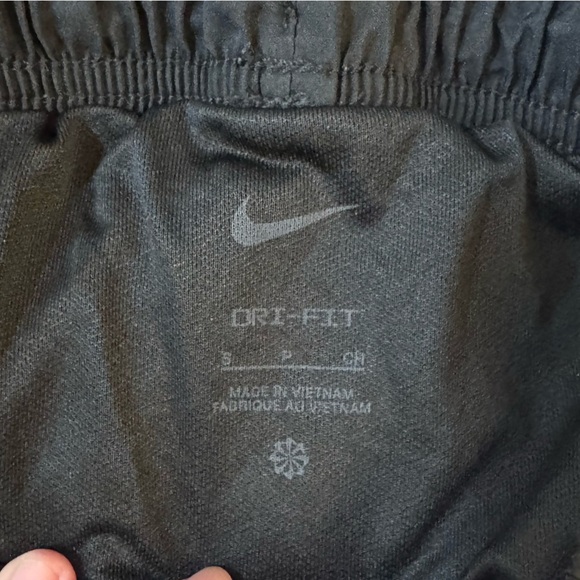 Nike Black and White Athletic Shorts Lightweight Design
#1019 - Picture 7 of 10